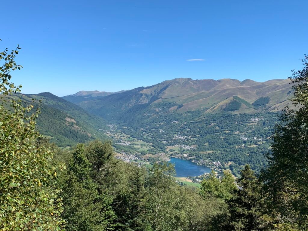 Lac de Génos-Loudenvielle et la vallée du Louron